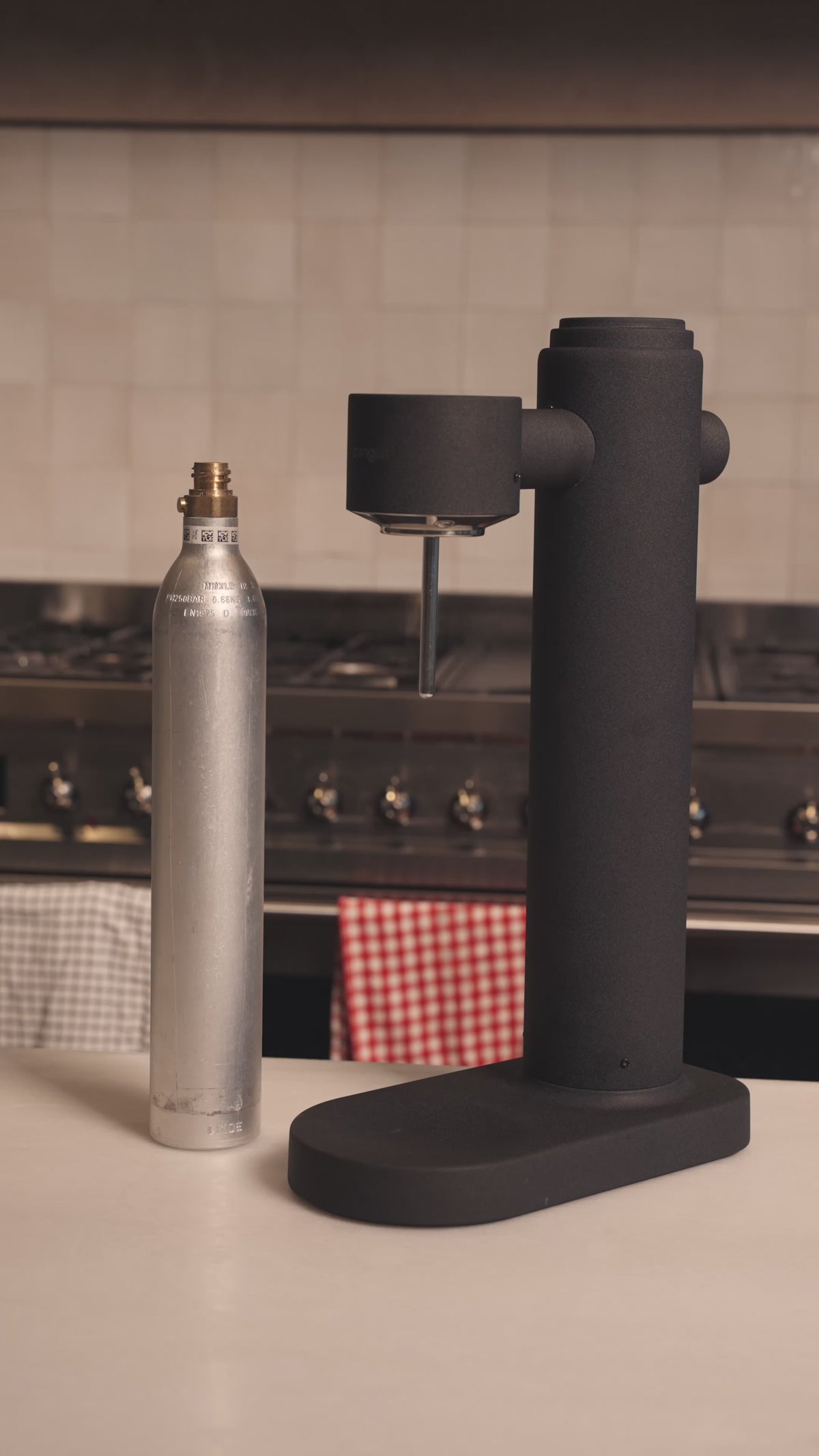 Cómo se hace agua con gas con el Burbujito
